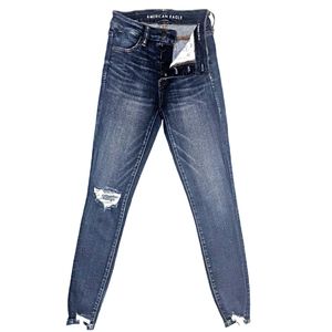 AMERICAN EAGLE HI-RISE JEGGING CROP JEANS